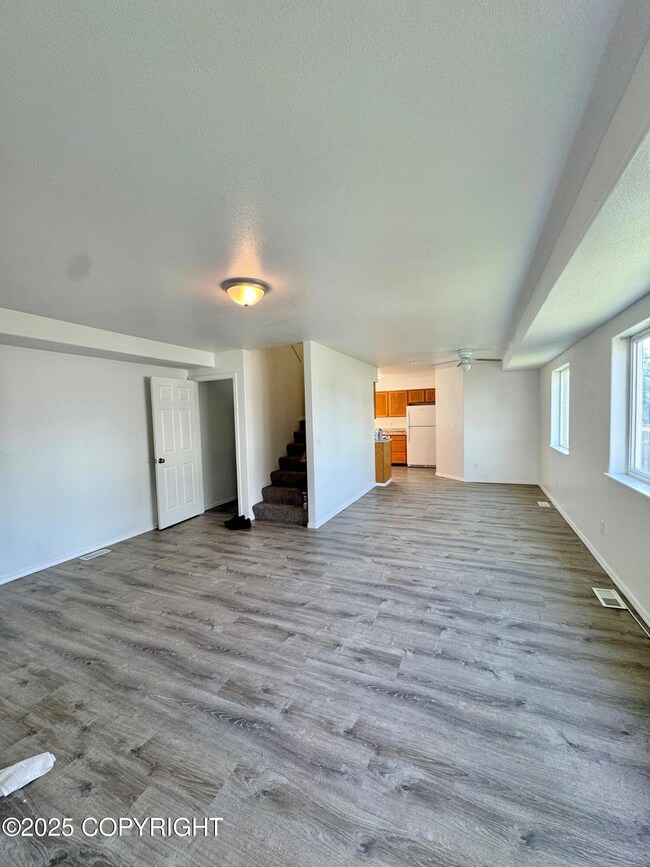 520 San Juan Cir unit B, Anchorage, AK 99504 - photo 4