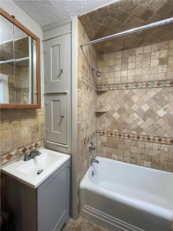 16 Grove St unit 1, West Warwick, RI 02893 - photo 5
