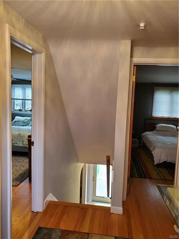 Upstairs landing pic 1 w/3 bedrooms and a full bat
