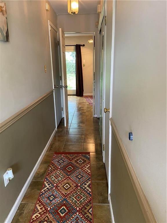 Halway to family room/Den/Office