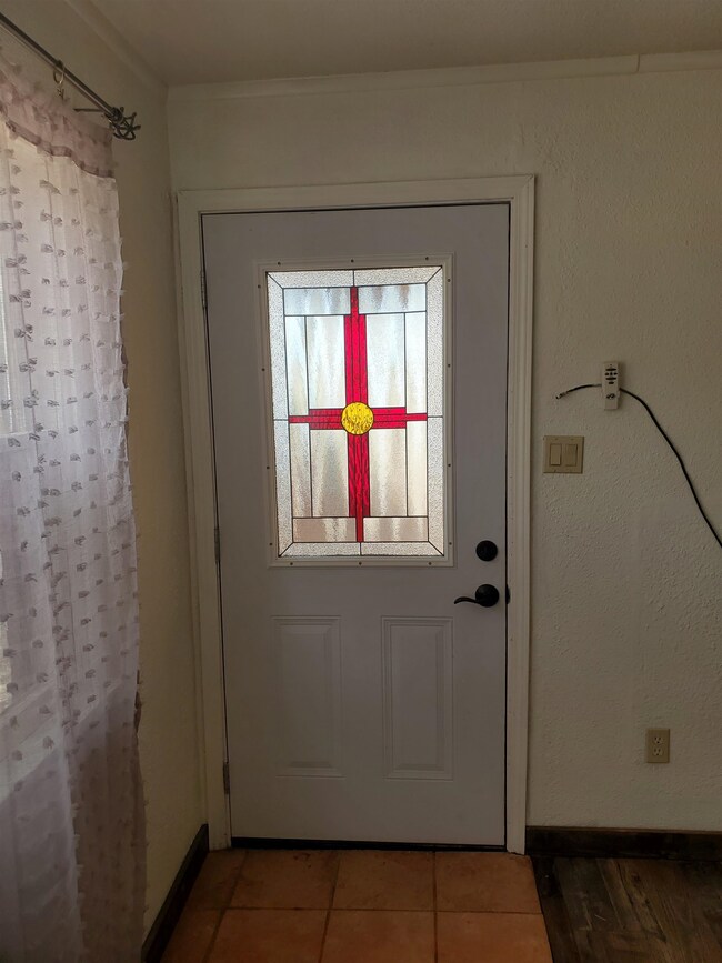 2301 Yale Ave, Alamogordo, NM 88310 - photo 2