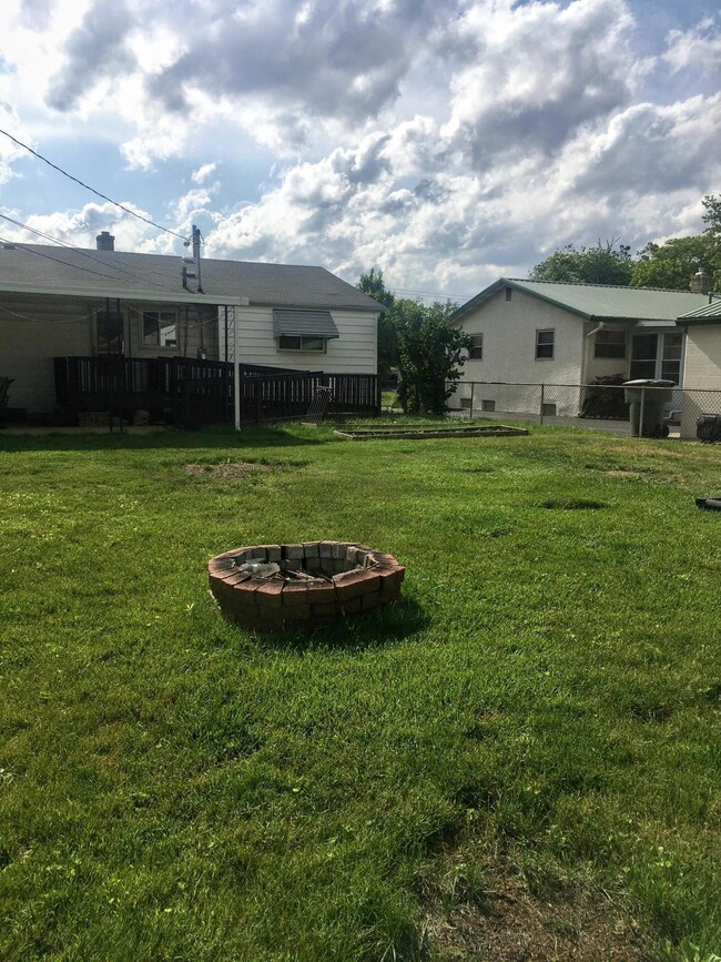 1278 Bernhard Rd, Columbus, OH 43227 - photo 6