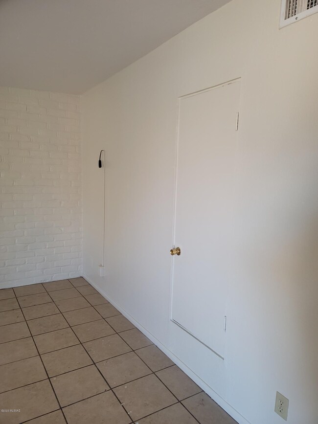 409 E Delano St, Tucson, AZ 85705 - photo 3