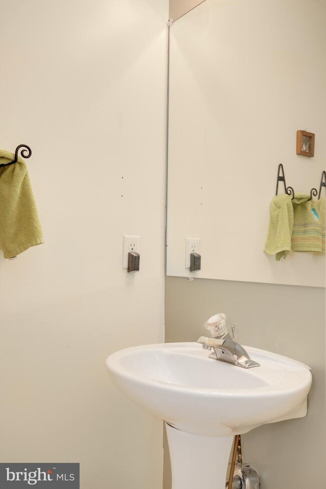 611 Stone Mill Ct, Abingdon, MD 21009 - photo 4