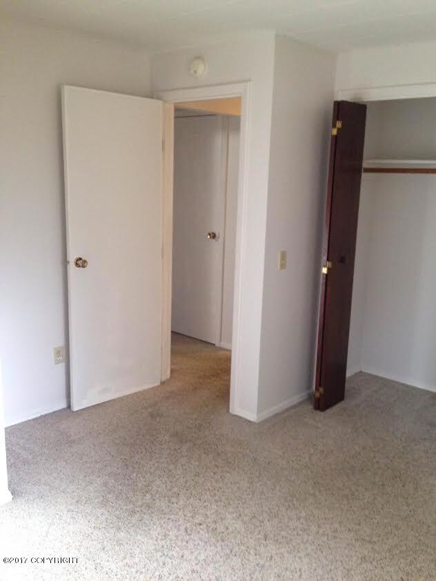 6613 Donna Dr unit B, Anchorage, AK 99504 - photo 5