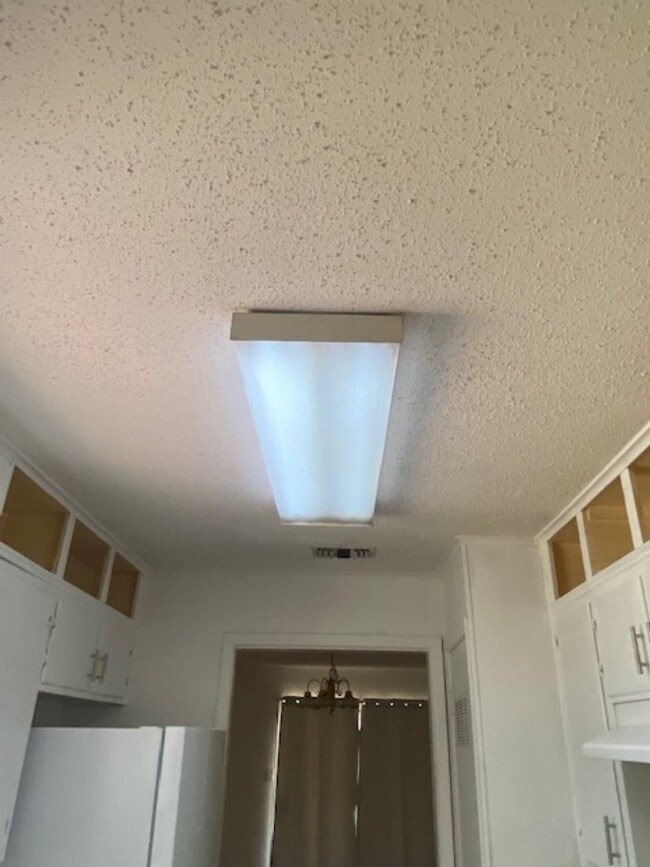 921 Arizona Ave, Wake Village, TX 75501 - photo 3