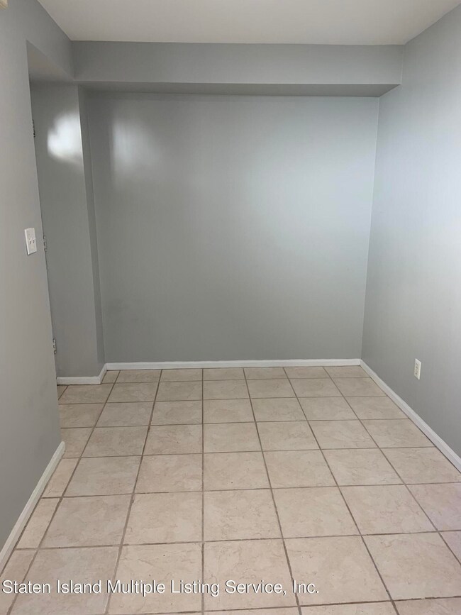 125 Hurlbert St unit 2, Staten Island, NY 10305 - photo 5