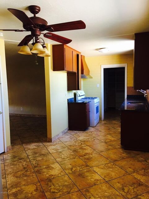 3302 Kitchen