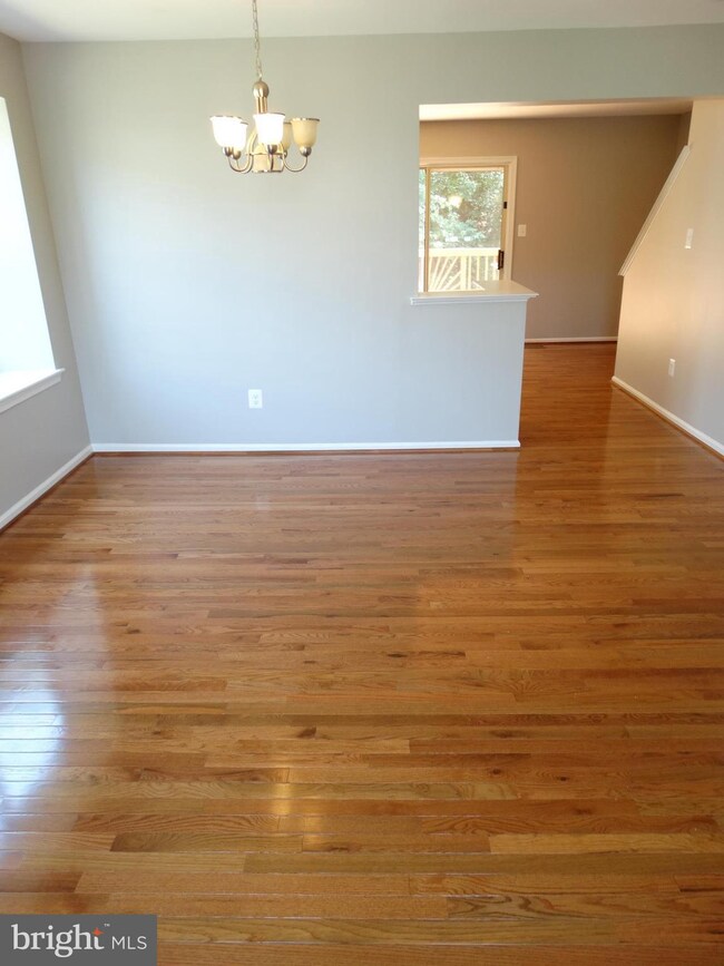 1990 Winslow Ct, Woodbridge, VA 22191 - photo 6