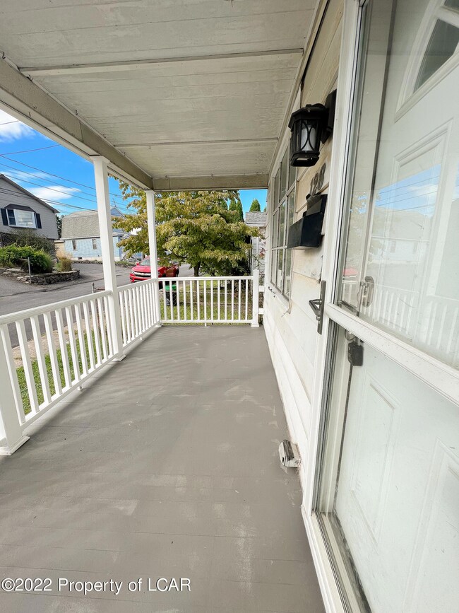 128 Gouge St, Wilkes Barre, PA 18705 - photo 4