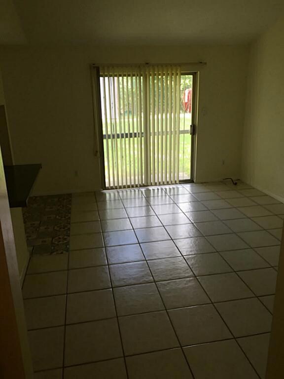 1402 W Donovan St, Houston, TX 77091 - photo 7