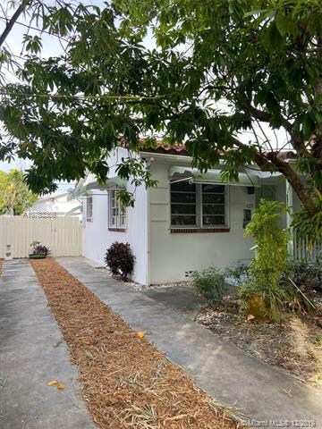 423 41st St unit 1, West Palm Beach, FL 33407 - photo 2