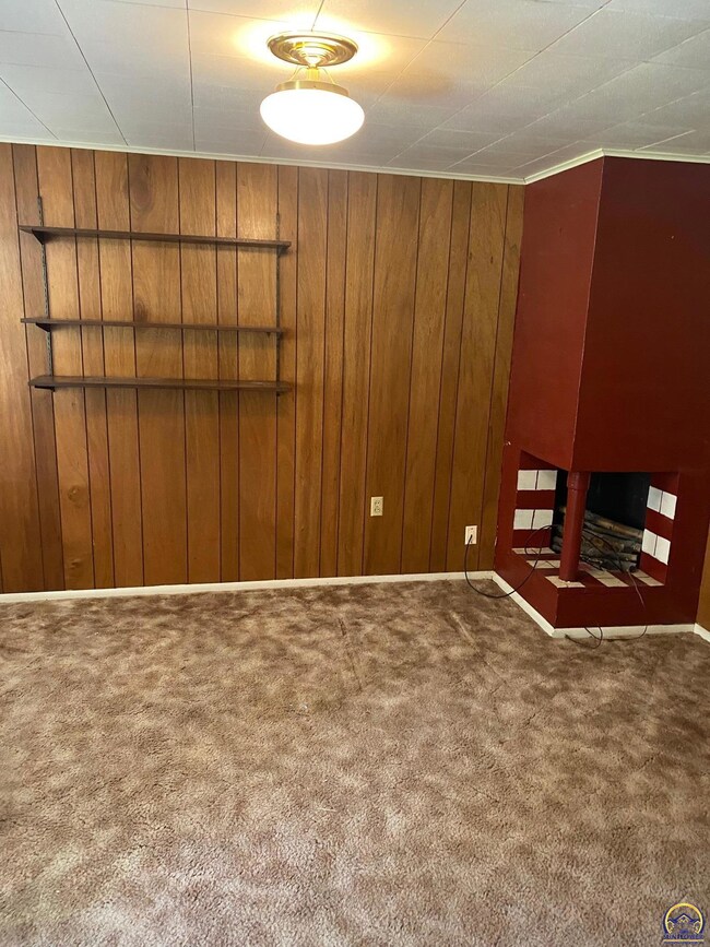 2204 SW Mission Ave, Topeka, KS 66614 - photo 3