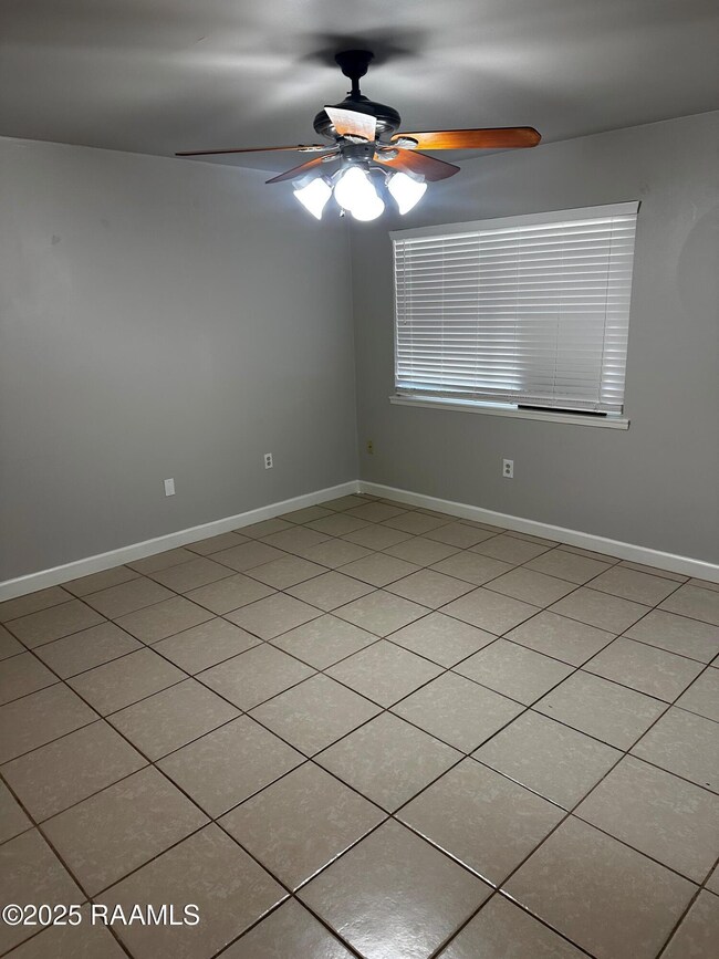 115 Living Room 2