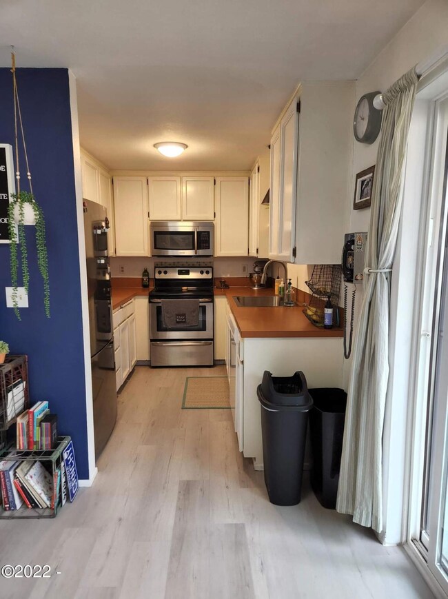 646 SW 11th Unit 2
