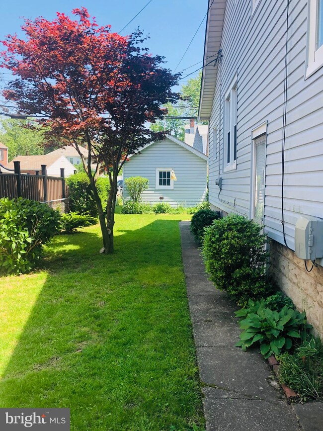 119 N Dundalk Ave, Dundalk, MD 21222 - photo 2