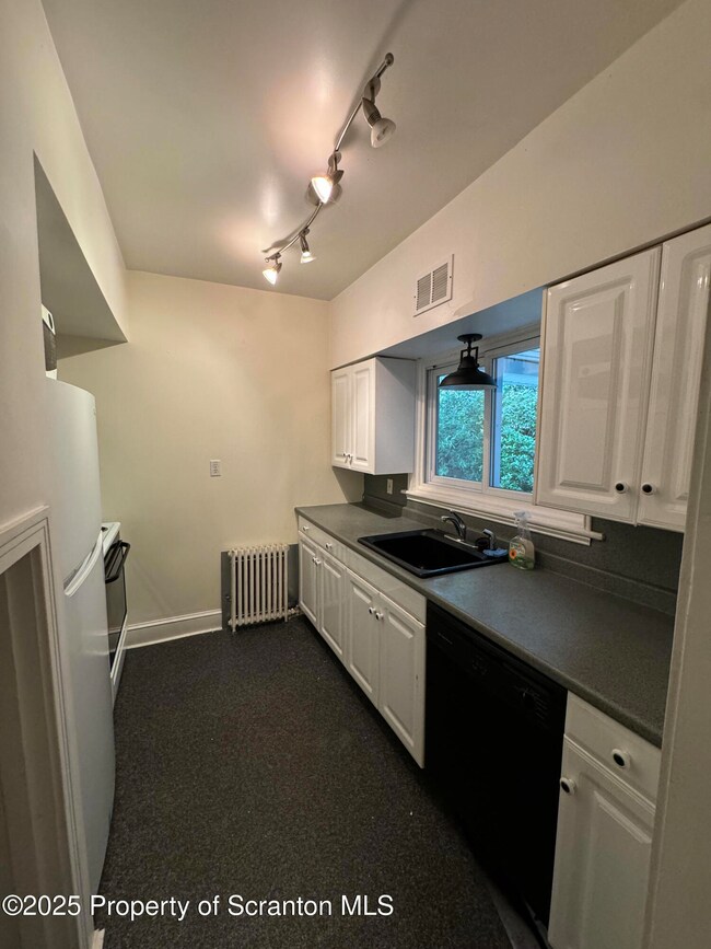510 Quincy Ave unit 1S, Scranton, PA 18510 - photo 7