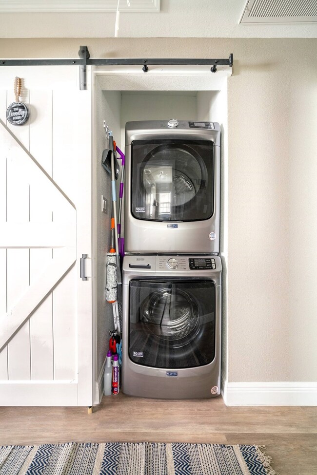 206 Robert Lee Rd, Houston, TX 77009 - photo 7