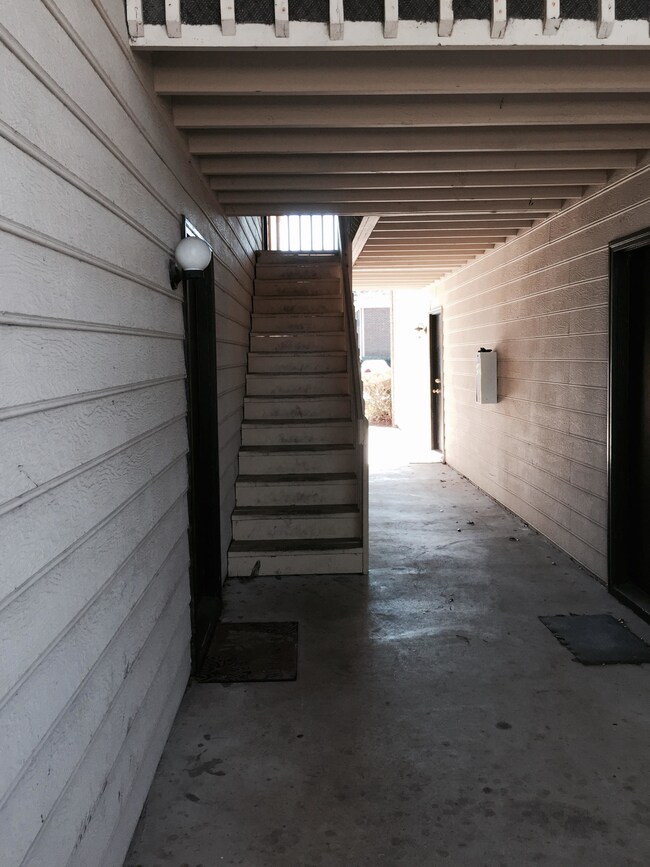 21 Rivers Point Row outside hall