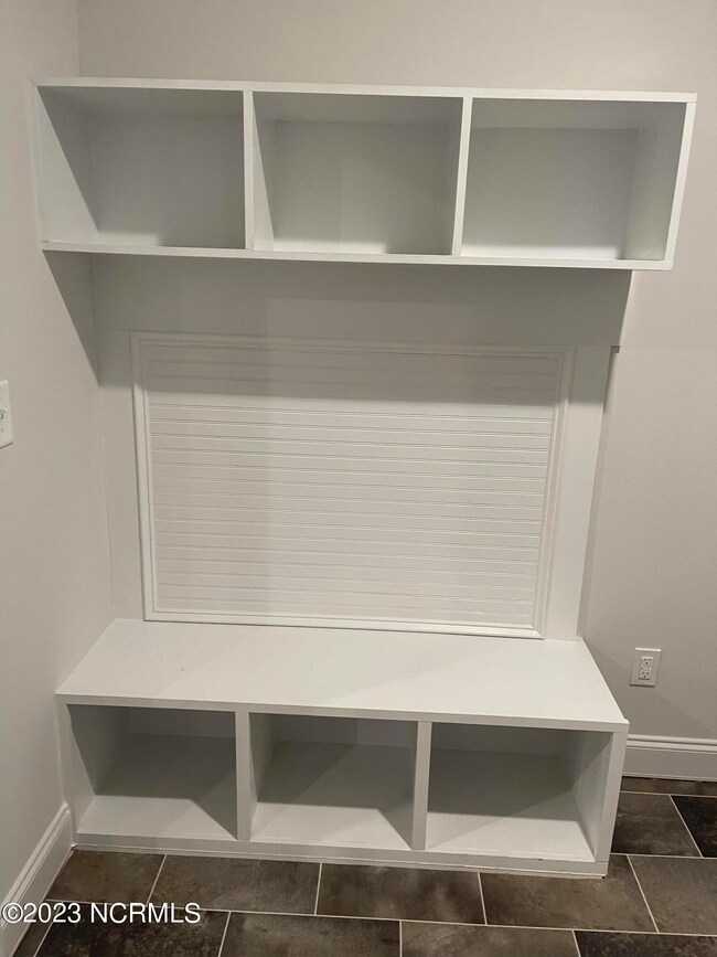 EACB2EC7-9D3F-412E-9714-70238FF01F37