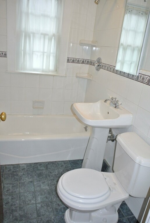 153 W Adams St unit 2, Somerville, MA 02144 - photo 7