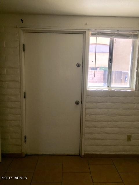 Exterior access 3855