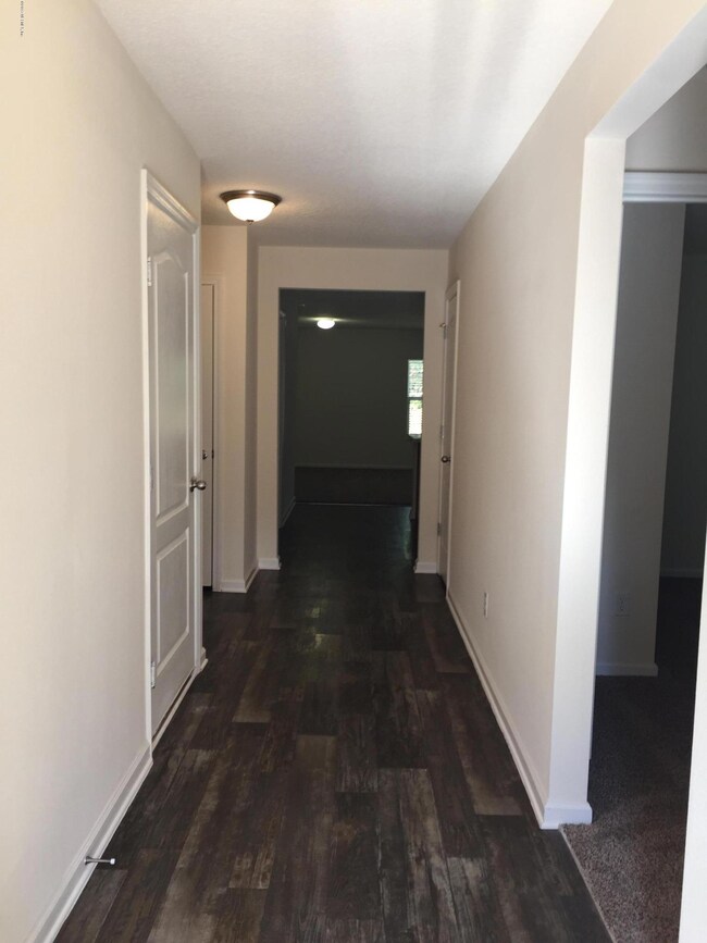 9061 Emma Jean Ct, Jacksonville, FL 32211 - photo 3