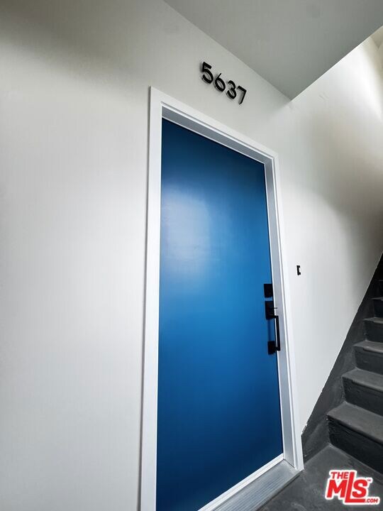 5637 Homeside Ave unit 5637, Los Angeles, CA 90016 - photo 2