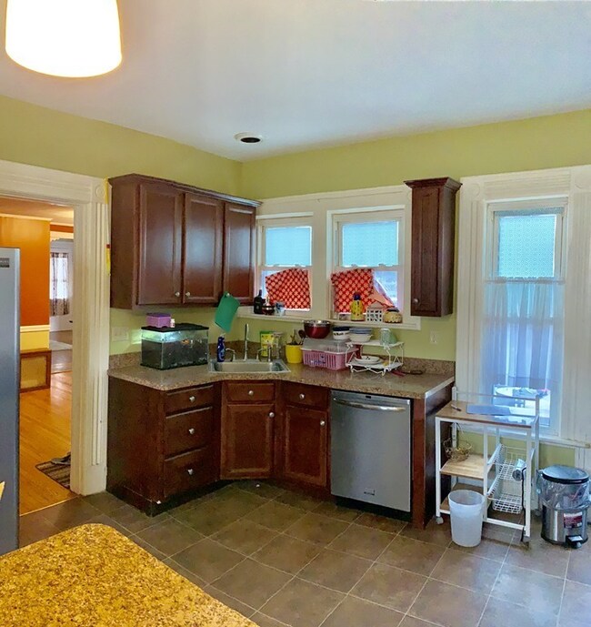 24 Squier St unit 1, Palmer, MA 01069 - photo 3