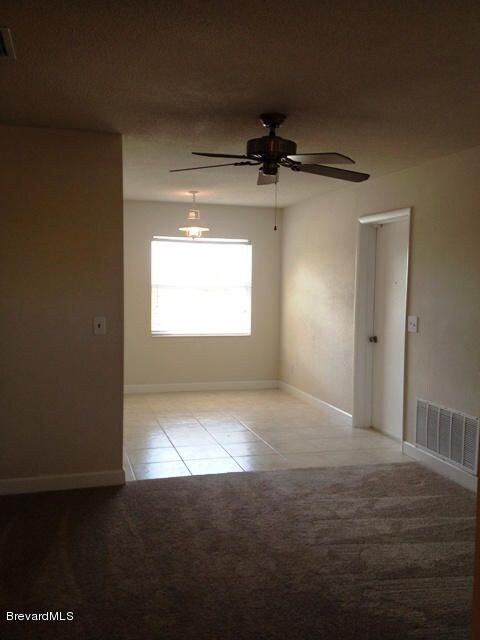 Kitchen Eating Area