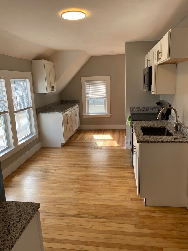 26 Pierce St, Concord, NH 03301 - photo 6