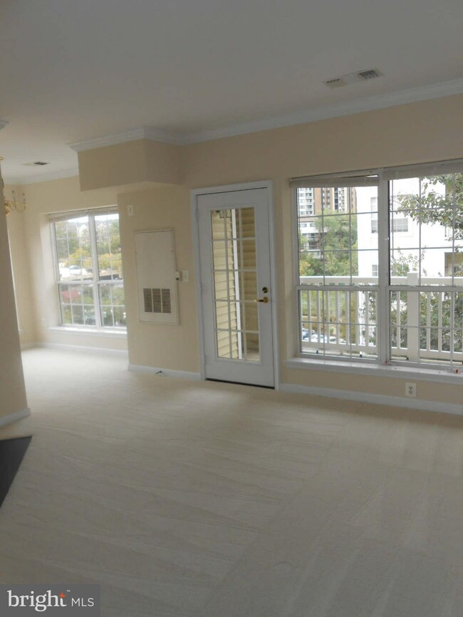 4551 Strutfield Ln unit 4305, Alexandria, VA 22311 - photo 2