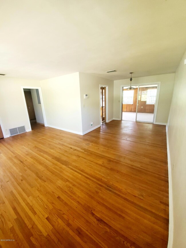 4954 Bedford Forest Dr, Jacksonville, FL 32210 - photo 6