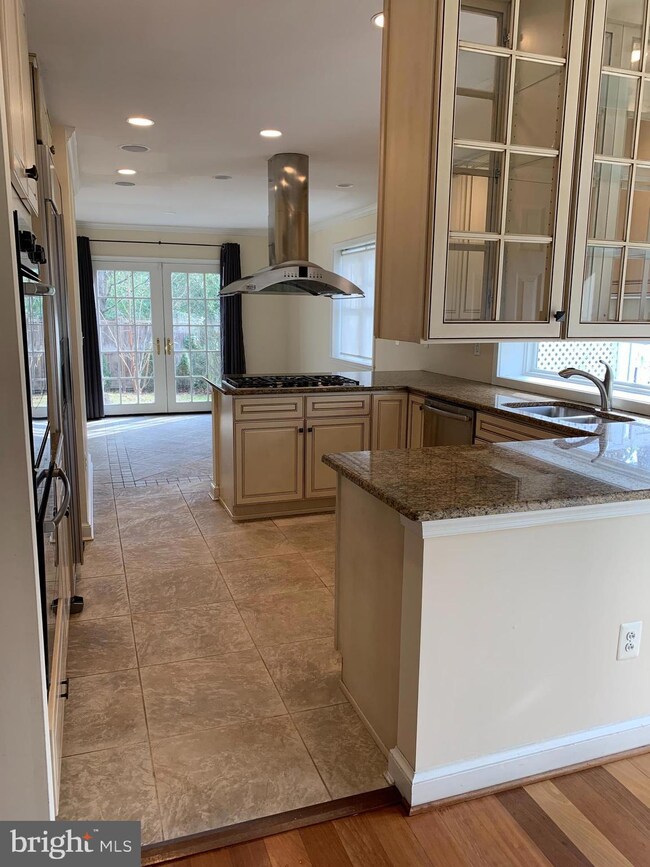 4105 Edgevale Ct, Chevy Chase, MD 20815 - photo 7