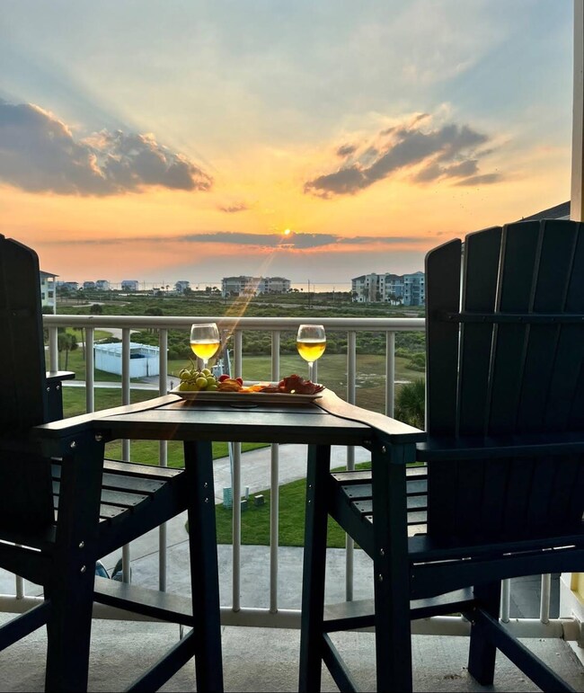 Spectacular sunset views of the bay from the secon