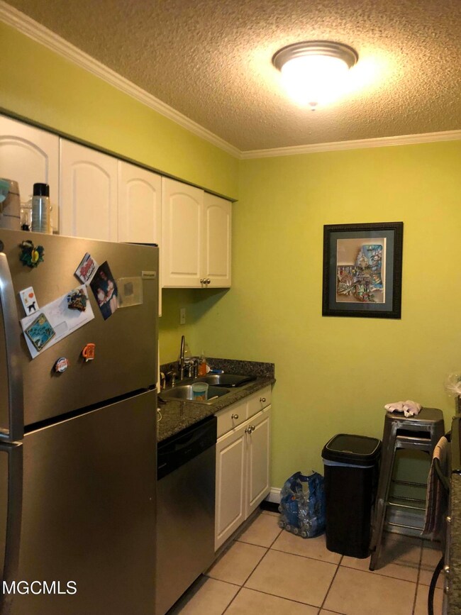 957C0FCF-9E99-404C-8B04-86FE6A5FD830