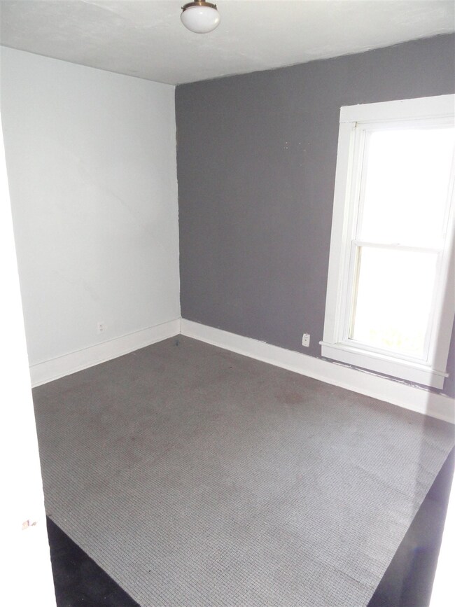 901 W King St, Garrett, IN 46738 - photo 7