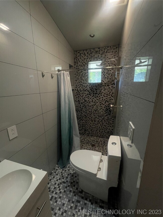 937 E 9th St, Cushing, OK 74023 - photo 2