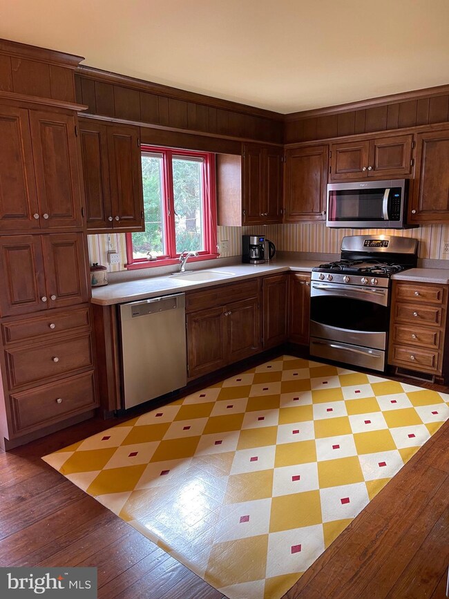 1044 Beech Ave, Hershey, PA 17033 - photo 7