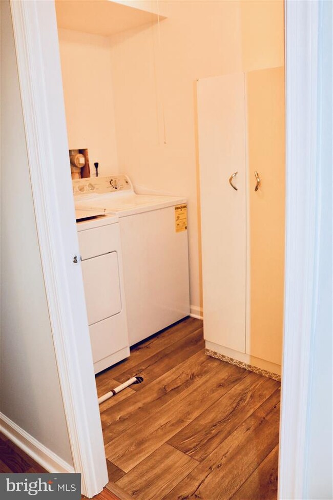 3891 El Camino Place unit 21, Alexandria, VA 22309 - photo 2