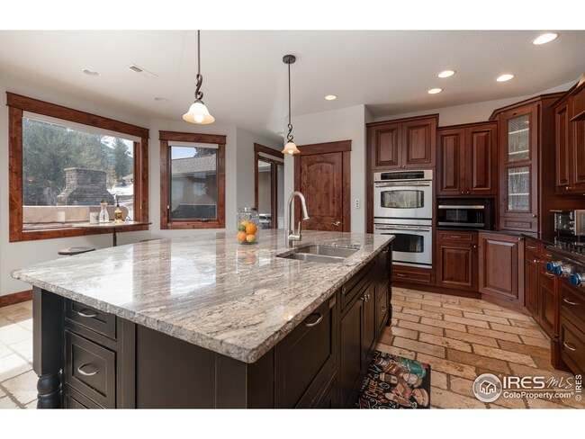 Gourmet kitchen is a chef's dream!