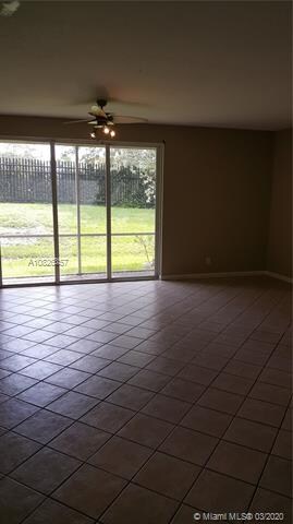 2373 Center Stone Ln, Riviera Beach, FL 33404 - photo 2