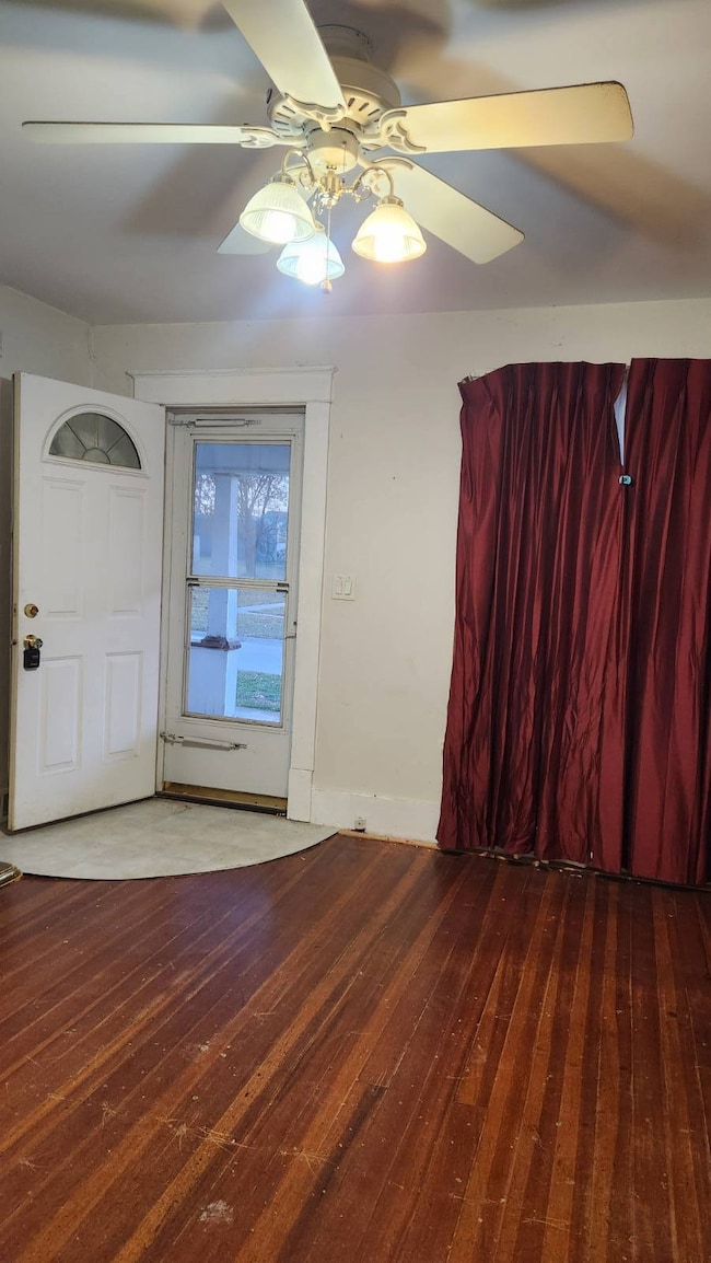 506 Ce Thompson Ave, Wolbach, NE 68882 - photo 4