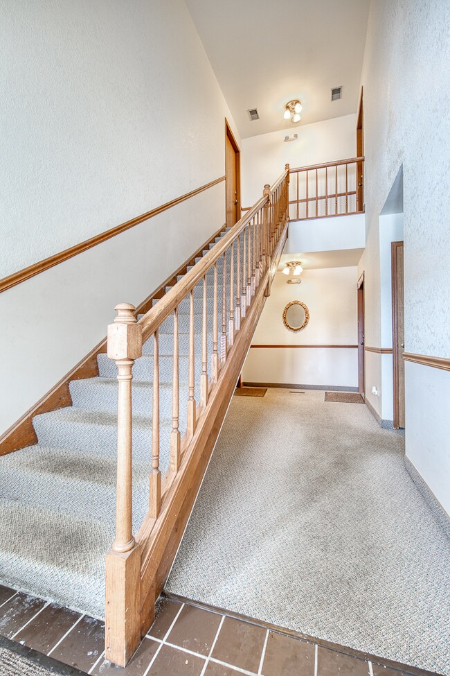 1519 Harbour Ct unit 1A, Schaumburg, IL 60193 - photo 2