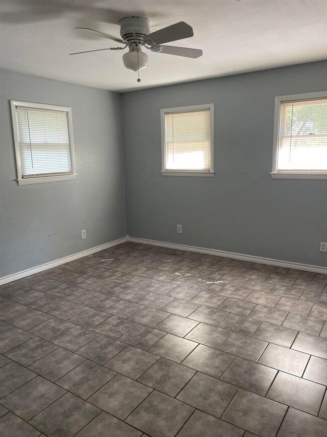 1210 W Pine Ave, Duncan, OK 73533 - photo 7