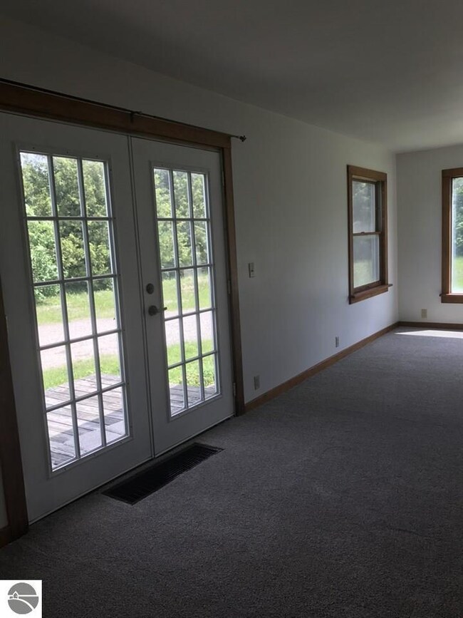7967 E Lincoln Rd, Cedar, MI 49621 - photo 4