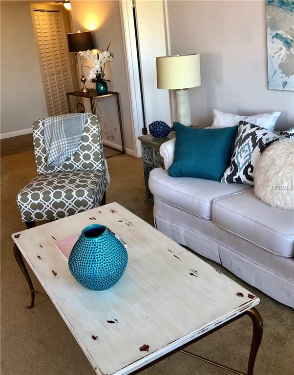 Living room to entrance hallway
