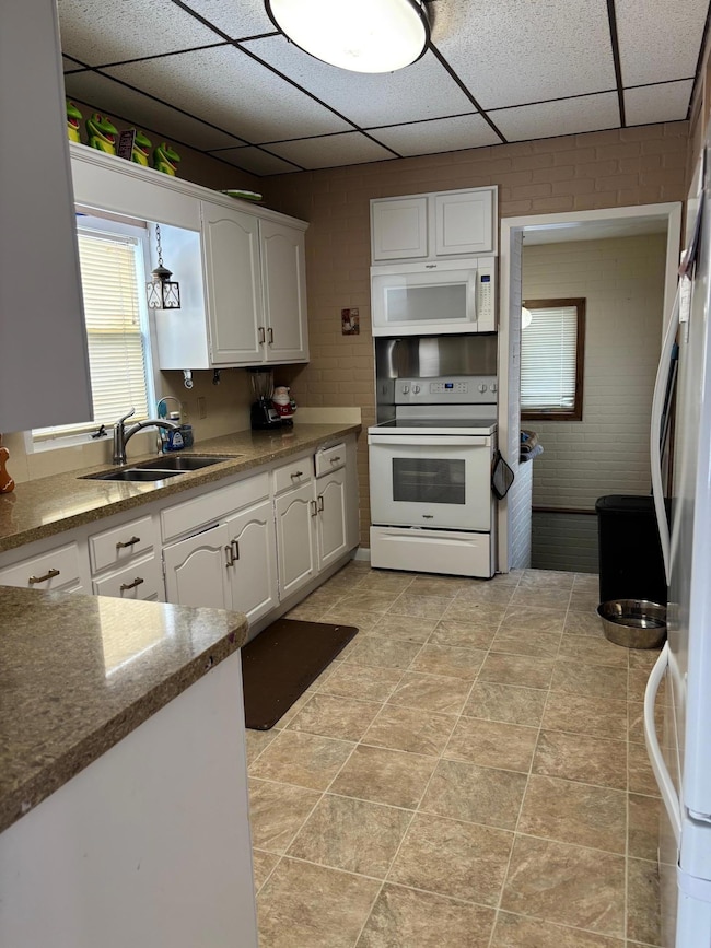 811 Tilden St, Fairmont, MN 56031 - photo 5