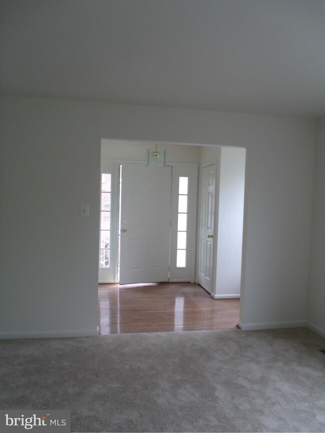4615 Sherwood Mills Rd, Owings Mills, MD 21117 - photo 2