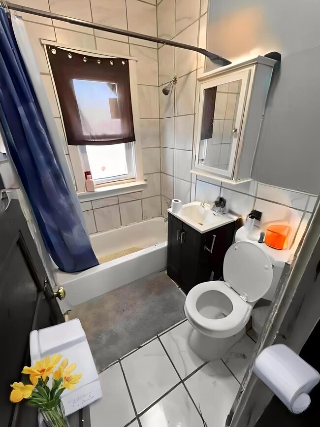 2716 N 23rd St unit 2718, Milwaukee, WI 53206 - photo 4